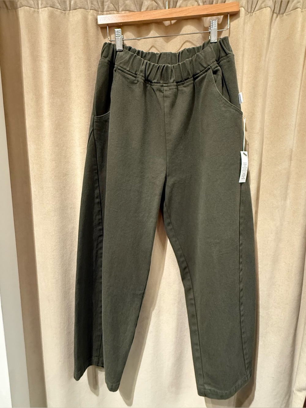 Le Bon Shoppe Arc Pant in Olive - Picture 6 of 8